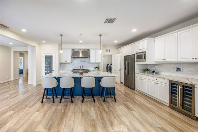 3276 Huntfield St, Corona, CA 92882