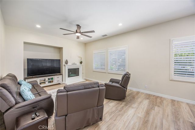 3276 Huntfield St, Corona, CA 92882
