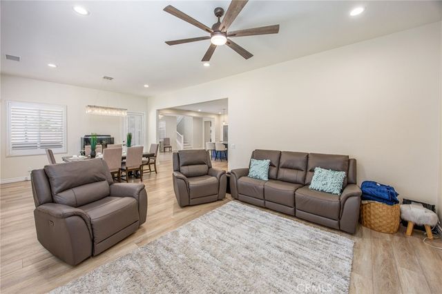 3276 Huntfield St, Corona, CA 92882