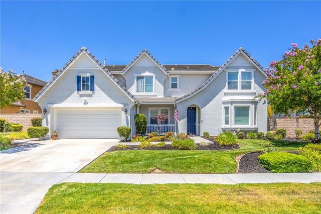 3276 Huntfield St, Corona, CA 92882