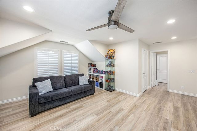 3276 Huntfield St, Corona, CA 92882