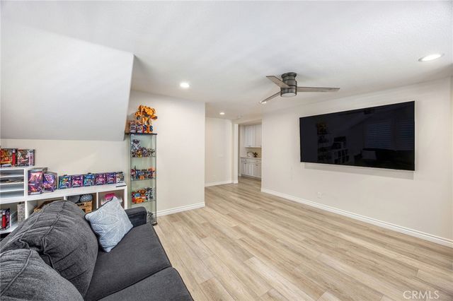 3276 Huntfield St, Corona, CA 92882