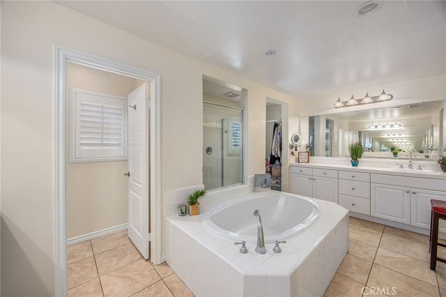 3276 Huntfield St, Corona, CA 92882