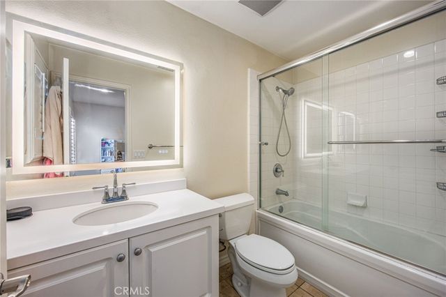 3276 Huntfield St, Corona, CA 92882