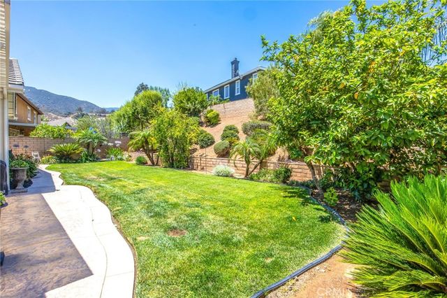 3276 Huntfield St, Corona, CA 92882