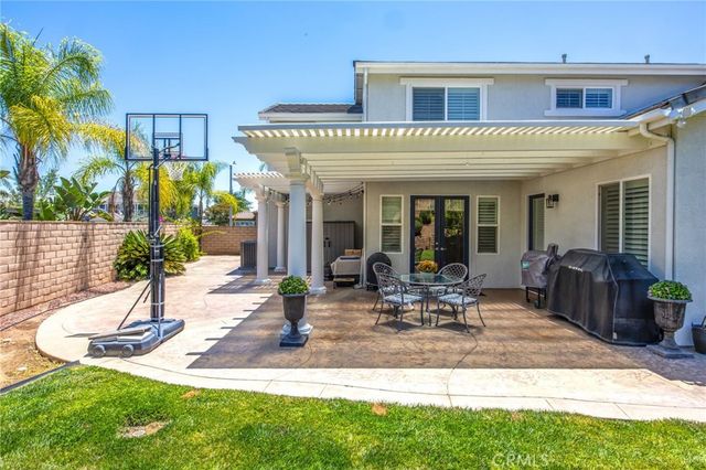 3276 Huntfield St, Corona, CA 92882