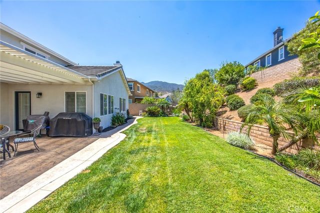 3276 Huntfield St, Corona, CA 92882