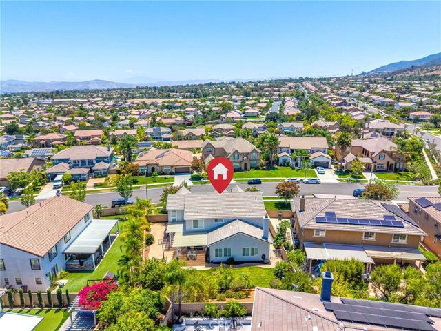 3276 Huntfield St, Corona, CA 92882