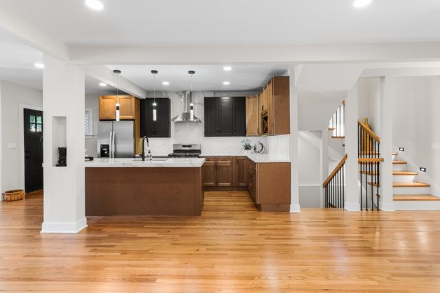 4256 N Monitor Avenue, Chicago, IL 60634