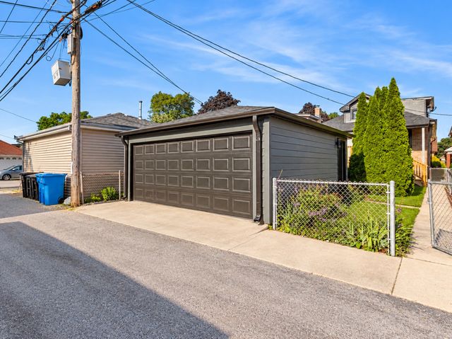 4256 N Monitor Avenue, Chicago, IL 60634