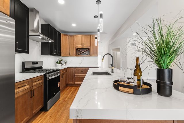 4256 N Monitor Avenue, Chicago, IL 60634