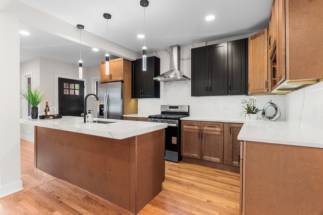 4256 N Monitor Avenue, Chicago, IL 60634