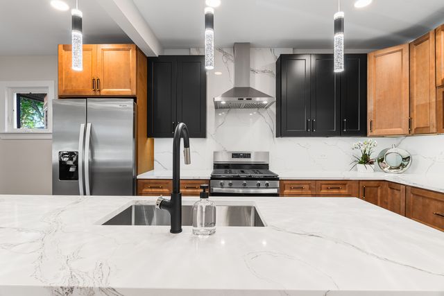 4256 N Monitor Avenue, Chicago, IL 60634