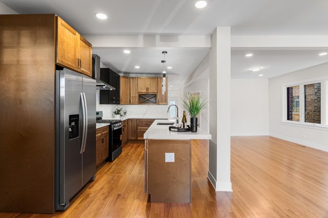4256 N Monitor Avenue, Chicago, IL 60634