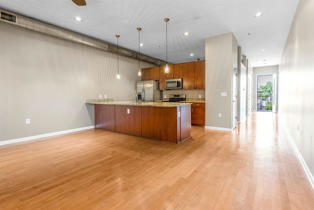 437 Monroe Ave Apt 105, Memphis, TN 38103