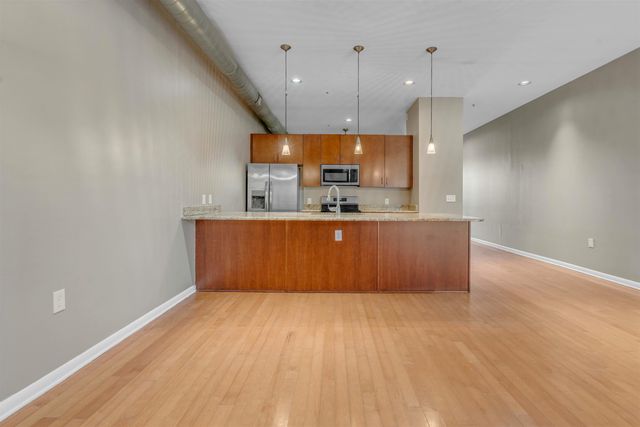 437 Monroe Ave Apt 105, Memphis, TN 38103