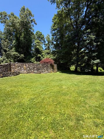 11 Long Meadow Lane, Redding, CT 06896