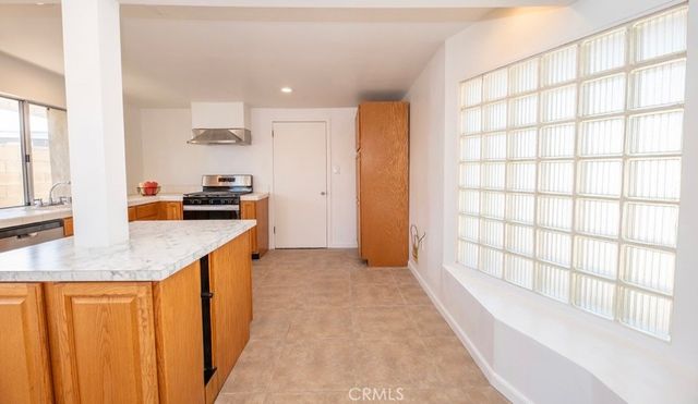 541 E Greenhaven, Covina, CA 91723