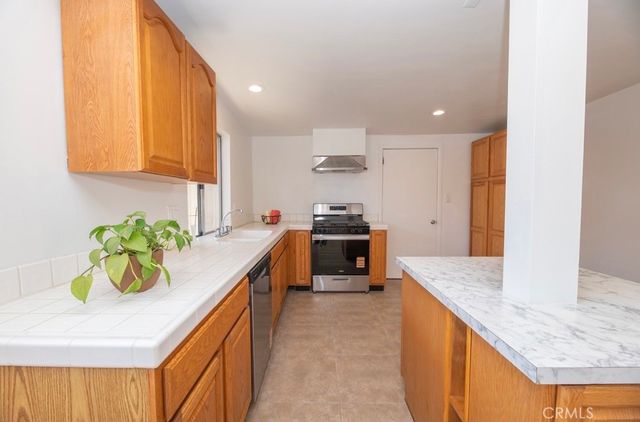 541 E Greenhaven, Covina, CA 91723