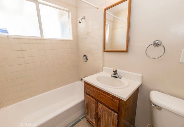 541 E Greenhaven, Covina, CA 91723