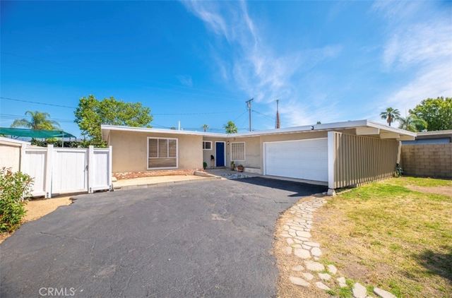 541 E Greenhaven, Covina, CA 91723