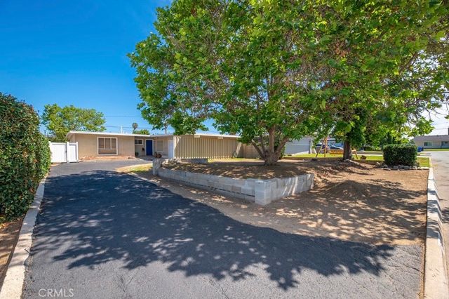 541 E Greenhaven, Covina, CA 91723
