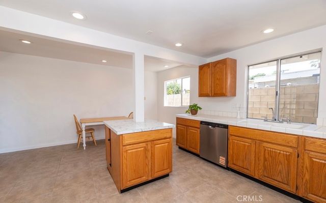 541 E Greenhaven, Covina, CA 91723