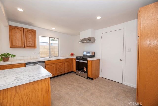 541 E Greenhaven, Covina, CA 91723