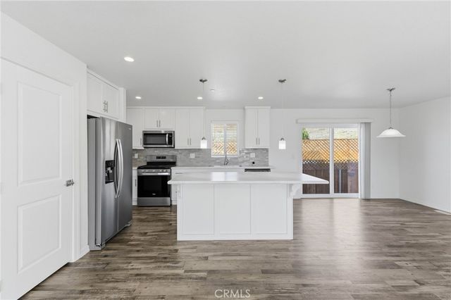 511 Lookout Street, Lake Elsinore, CA 92530