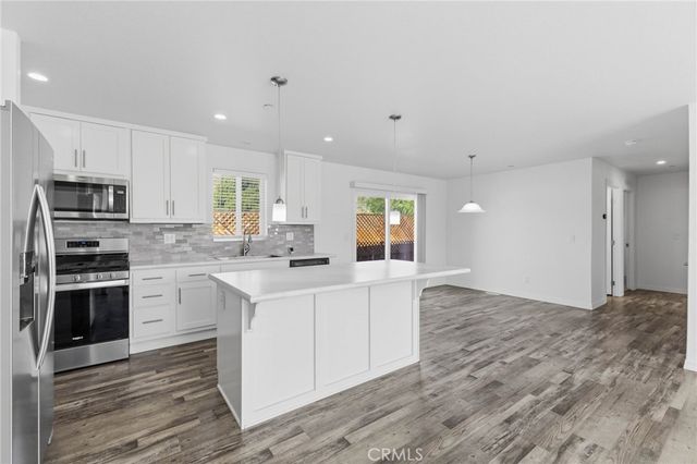 511 Lookout Street, Lake Elsinore, CA 92530