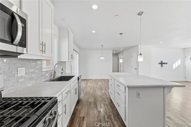511 Lookout Street, Lake Elsinore, CA 92530