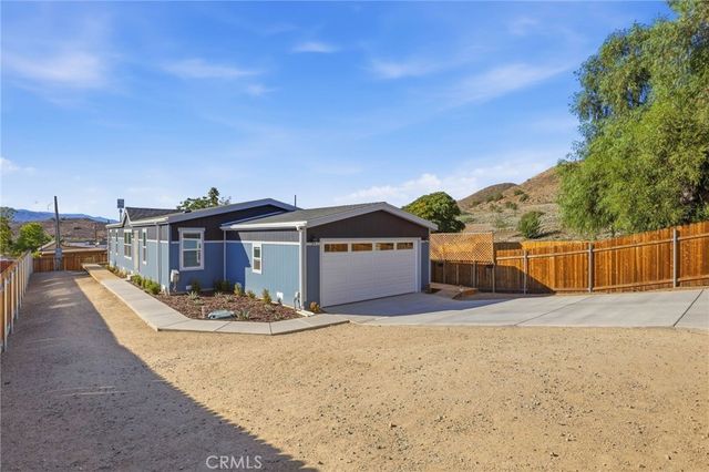 511 Lookout Street, Lake Elsinore, CA 92530