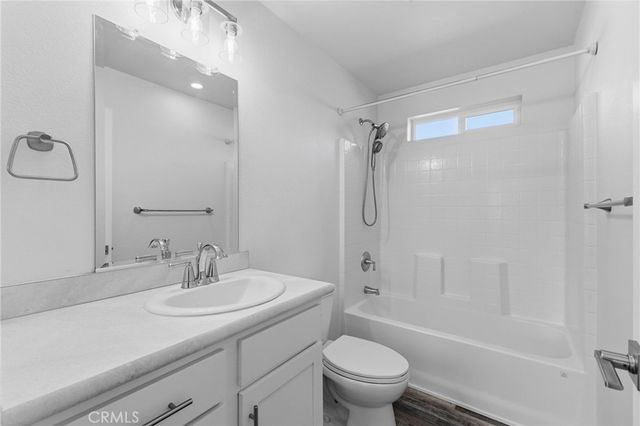 511 Lookout Street, Lake Elsinore, CA 92530