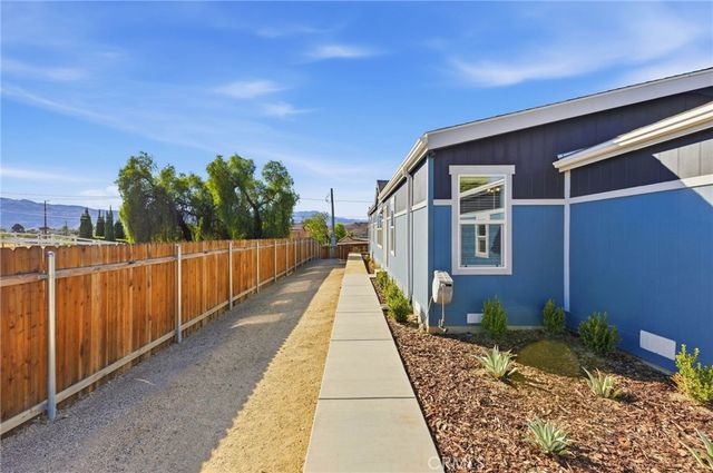 511 Lookout Street, Lake Elsinore, CA 92530