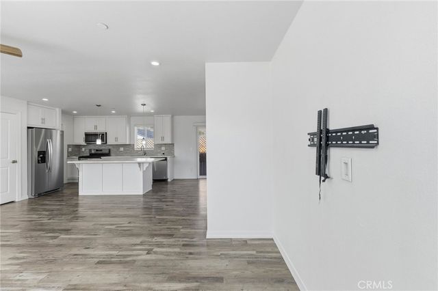 511 Lookout Street, Lake Elsinore, CA 92530