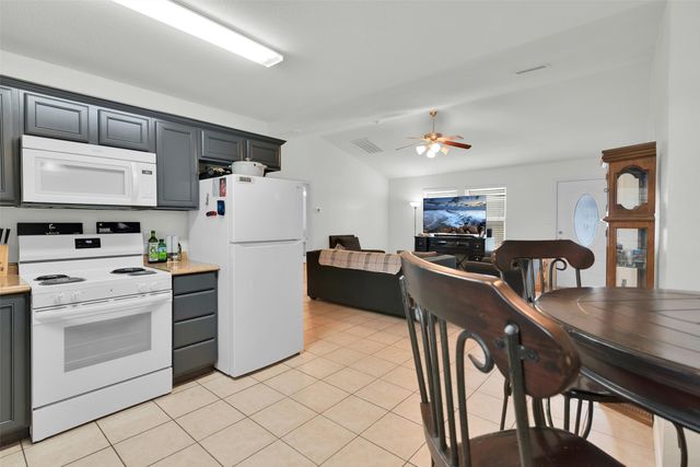 210 Hilltop Circle, Blue Ridge, TX 75424
