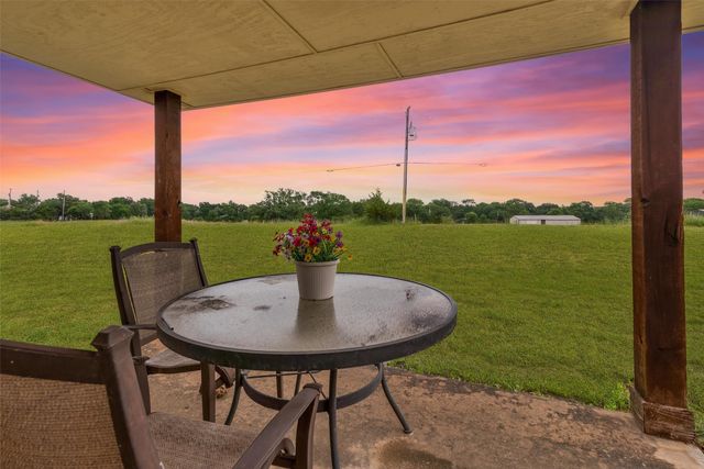 210 Hilltop Circle, Blue Ridge, TX 75424
