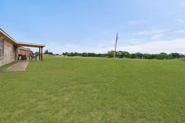 210 Hilltop Circle, Blue Ridge, TX 75424
