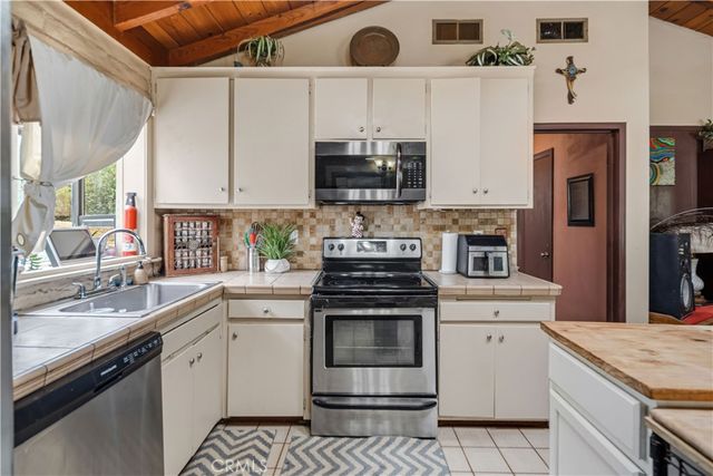42766 Ranch Club Road, Lake Hughes, CA 93532