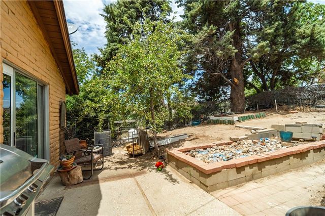 42766 Ranch Club Road, Lake Hughes, CA 93532