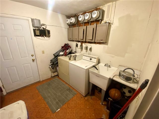 618 Garson Ave, Rochester, NY 14609