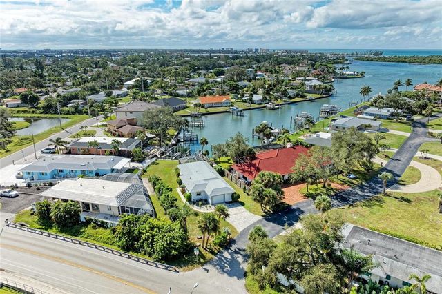 136 BAYVIEW DRIVE, Nokomis, FL 34275
