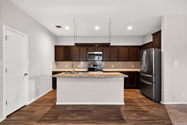 4619 HEATHERS CROSS, St Hedwig, TX 78152