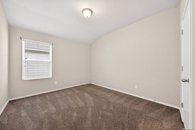 4619 HEATHERS CROSS, St Hedwig, TX 78152