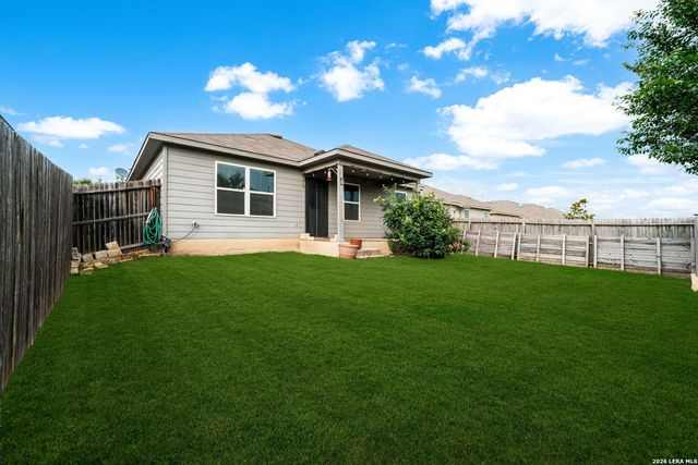 4619 HEATHERS CROSS, St Hedwig, TX 78152