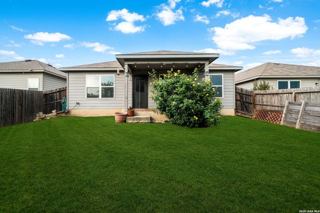 4619 HEATHERS CROSS, St Hedwig, TX 78152