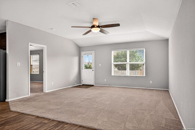 4619 HEATHERS CROSS, St Hedwig, TX 78152