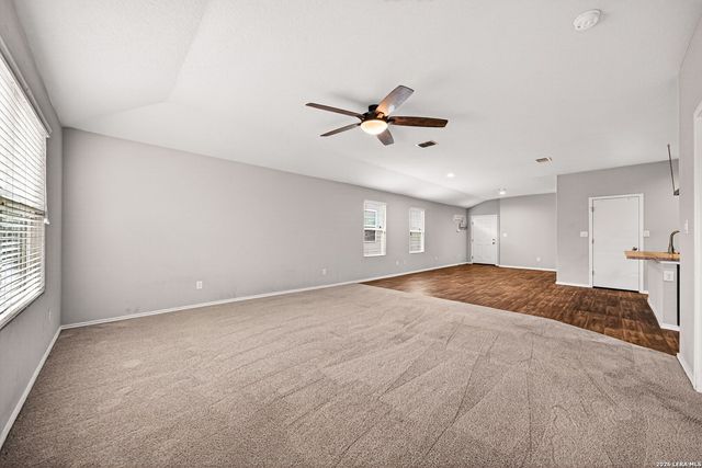 4619 HEATHERS CROSS, St Hedwig, TX 78152