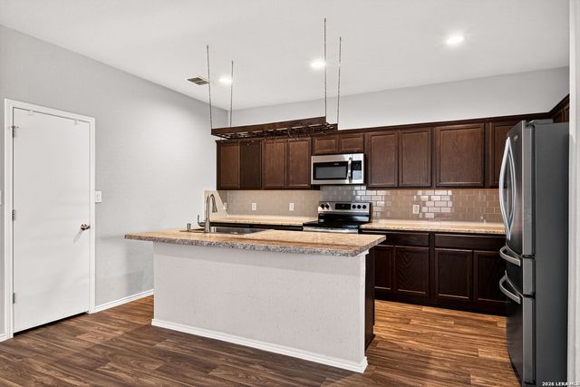 4619 HEATHERS CROSS, St Hedwig, TX 78152
