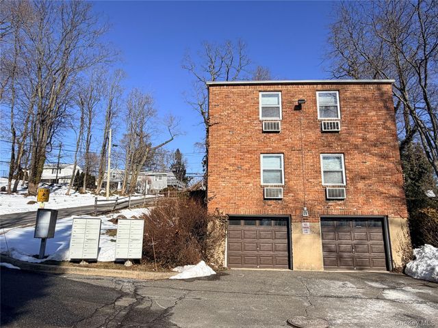 86 McLoughlin Street D, Glen Cove, NY 11542